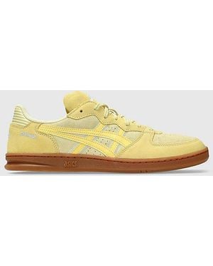 Asics Skyhand Og Suede Sportstyle Sneakers - Yellow