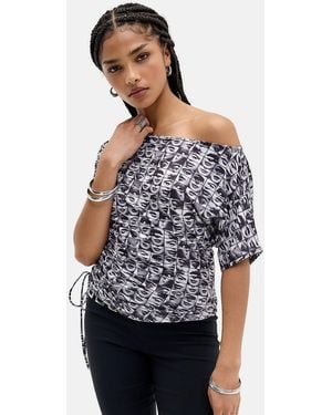 Silence + Noise Silence + Noise Ruched Side Off-shoulder T-shirt - Black
