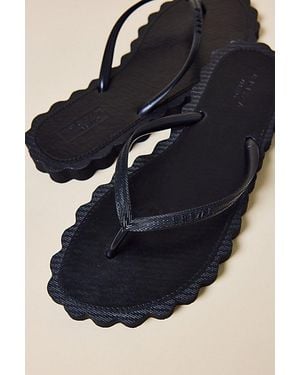 Brizza Arezzo Scalloped Thong Sandals - Blue