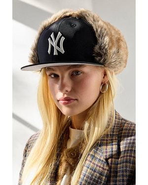 KTZ Mlb New York Yankees Logo Trapper Hat - Black