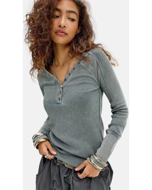 BDG Lorna Waffle V-neck Henley Tee - Grey
