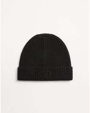 【関税&送料込】Valentino Garavani Black Wool Blend Beanie Valentino Garavani Black Crochet Beanie Valentino Garavani