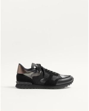 Valentino Garavani Rockrunner Camouflage Noir Metallic Trainer 39 - Black