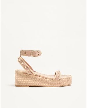 Valentino Garavani Rockstud Flatform Sandal - Natural