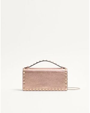 Valentino Garavani Rockstud Laminated Grainy Calfskin Wallet With Chain - Pink