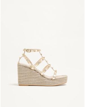 Valentino Garavani Rockstud Laminated Nappa Wedge Sandal 95 Mm 35 - Natural