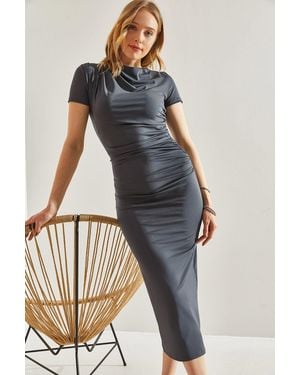 Bianco Lucci Fitted Midi Dress With Ruffle Detail - Blue