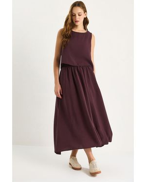 Bianco Lucci Sleeveless Scoop Neck Tank Top And Midi Skirt Co-Ord Set - Red