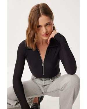 Happiness İstanbul Textured Long Sleeve Fitted Blouse With Zipper Collar - Black