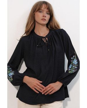 Bigdart Embroidered Oversized Crepe Blouse - Black