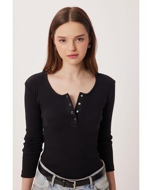 Happiness İstanbul Slim Fit U Collar Long Sleeved Blouse - Black