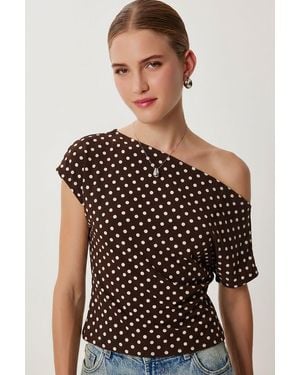 Happiness İstanbul Off-Shoulder Polka Dot Poplin Blouse - Brown