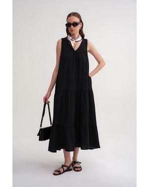 MixRay Sleeveless V-Neck Muslin Midi Dress With Pockets - Black