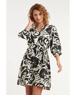 Smashed Lemon Witte Jurk Met Grafische Print En Ceintuur - Zwart