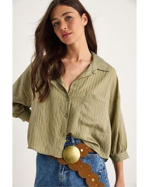 Bianco Lucci Textured Striped Crop Shirt With Button Closure And Pocket - Green