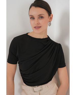 Bigdart Fitted Ruffle Detail Blouse With Crew Neck - Black
