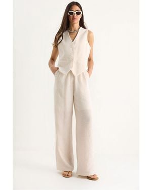 Bianco Lucci V-Neck Vest And Wide Leg Trousers Two-Piece Coord Set - Natural