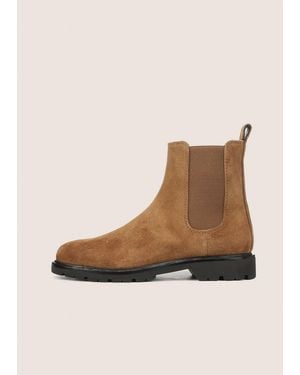 Vince Sevyn Suede Chelsea Boot - Natural