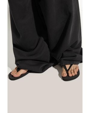 【VETEMENTS】VETEMENTS UE51FL100Y Multi Logo Flip Flap Vetements Rubber Flip Flops with Embossed Logo women