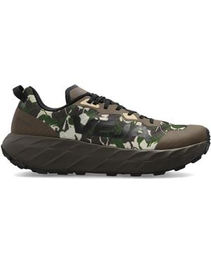 Veja 'Harpie Trail Aeroshell' Trainers - Black
