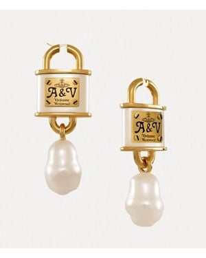 Vivienne Westwood Anglo Pearl Earrings Brass in Black | Lyst UK Vivienne Westwood Anglo Pearl Earrings Brass in Black | Lyst UK