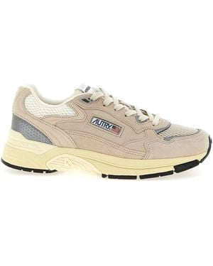 Autry Hyperway Low Trainers Beige - White