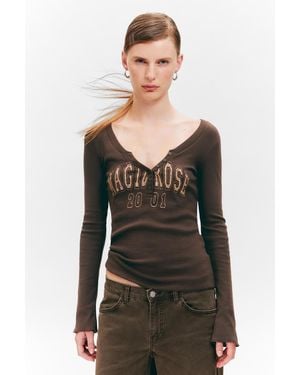 Monki Long-Sleeved Fitted V-Neck Top - Black