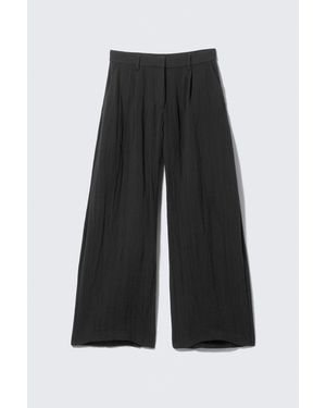 Weekday Low Rise Wide Leg Crinkled Trousers - Black