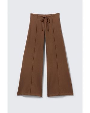 Monki Low Rise Loose Wide Leg Joggers - Brown