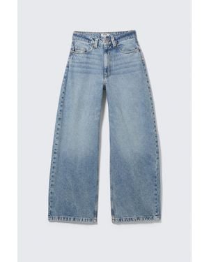 Monki High Waisted Barrel Jeans - Blue