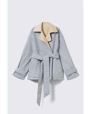 Monki Kurzer, Wendbarer Zweireiher-Trenchcoat - Blau