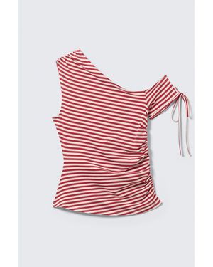 Monki Slim Ruched Off-Shoulder Top - Red