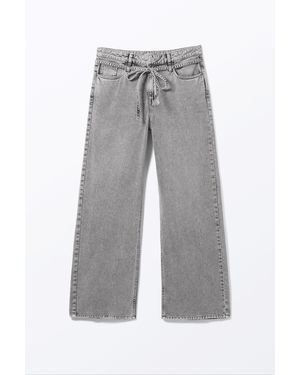Weekday Low Waisted Relaxed Twill Trousers - Red