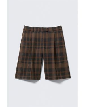Monki Knee-Length Suiting Shorts - White