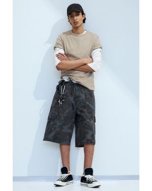 Weekday Mid Rise Loose Knee-Length Cargo Shorts - Multicolour