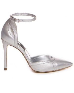The 5Th Element Ashanti Pumps - White