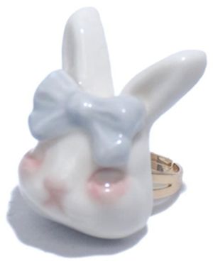 H2 Studio Grumpy Bunny Light Bow Tie 14K Plated Brass Ring - White