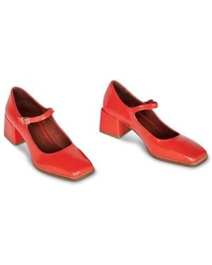 INTENTIONALLY ______ Christopher Mary Jane - Red