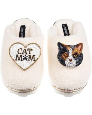 Laines London Neutrals Teddy Closed Toe Slippers With Cat Mum/Mom & British Shorthair Cat Brooches - White