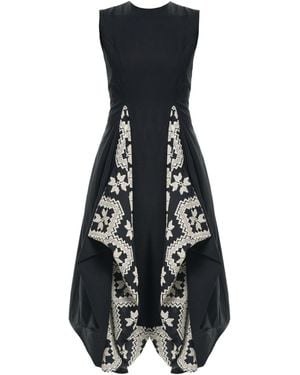 Metamorph Sleeveless Dress With Embroidered Details - Black