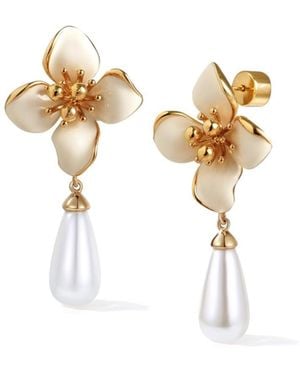 Retro Chic Iris Blossom Pearl Earrings - Metallic