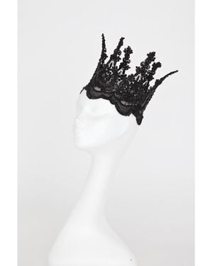 Victoria Grant Regalis - White