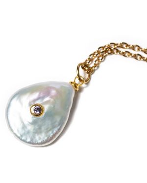Kybele Studio Petal Pearl Necklace - Metallic