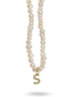 LINYA JEWELLERY Mono Letter Pearl Necklace S - Metallic