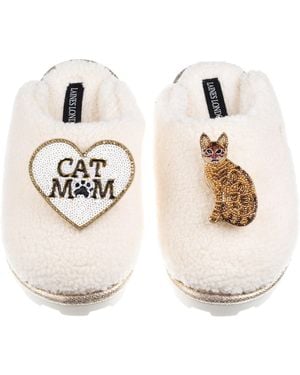 Laines London Neutrals Teddy Closed Toe Slippers With Cat Mum/Mom & Bengal Cat Brooches - White