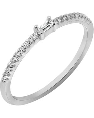 Diamonbliss Baguette Cut Dainty Solitaire Ring - Metallic