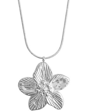 Maison De Gala Flower Pendant Necklace - White