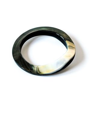 LIKHÂ Mother-Of-Pearl Bangle Iridescent - Green