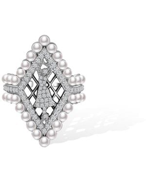 Retro Chic Royal Ballet Ring - White