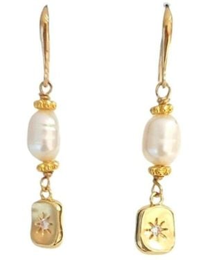 Way to Chic Golden Pearl Drop Earrings - Metallic